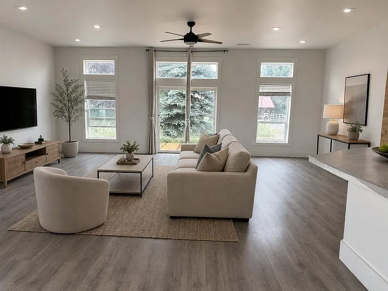 1043 Potts Dr — Photo 4