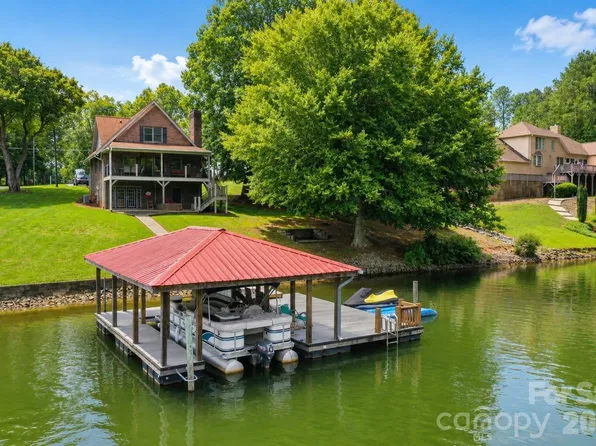 6203 Vandresser Point, Hickory, NC 28601
