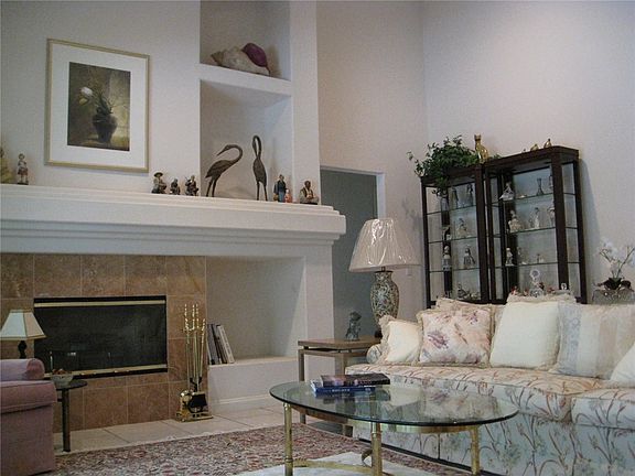 4th image of 1640 E Rosewood Ct