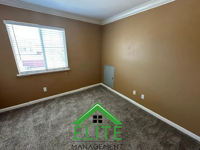 1888 Spaletta Way — Photo 23
