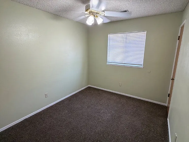 1624 W North Bear Creek Dr — Photo 4