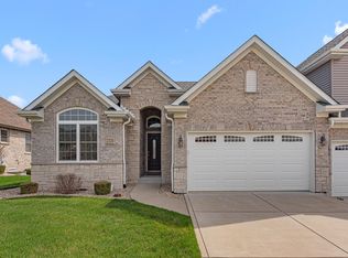 2324 Waterford Cir E, Schererville, IN