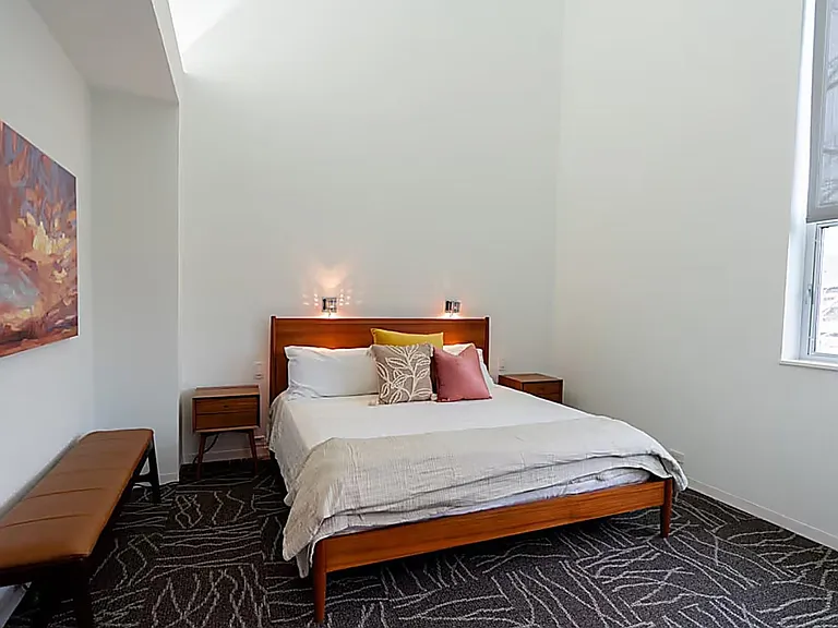 4904 S Shepherd Dr — Photo 34