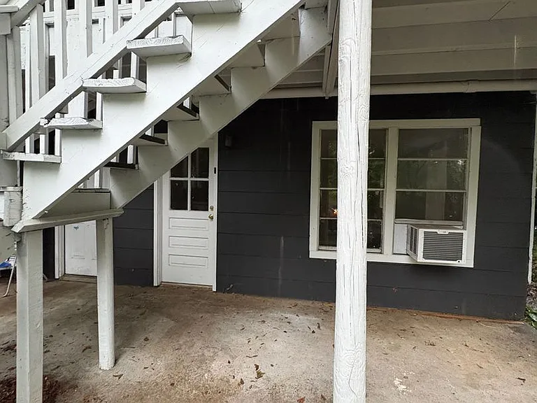 1129 N Three Notch St — Photo 1