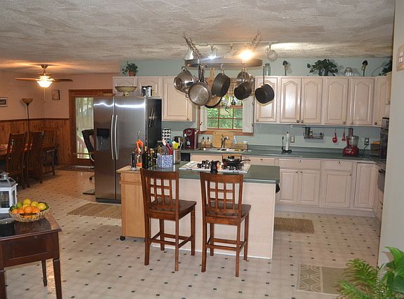 3rd image of 830 Kody Alan Dr