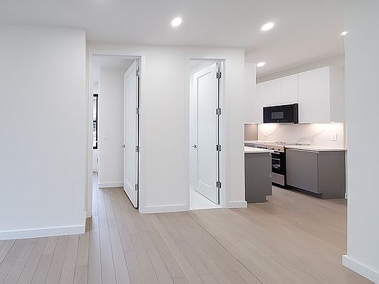 4th image of 15 Wyckoff St #12BB