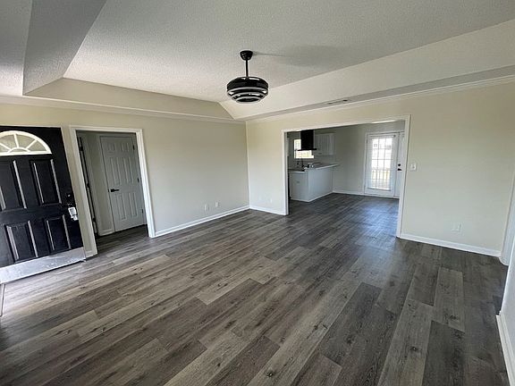 5th image of 413 Corn Ave