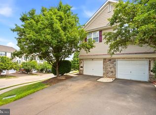 404 Fort Hill Cir, Fort Washington, PA 19034