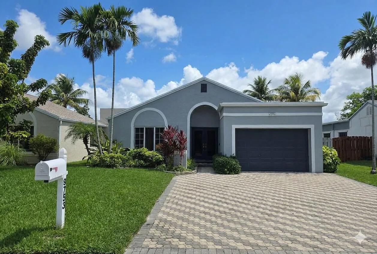 3 bed, 1654 sqft, $3,700 — Photo 1