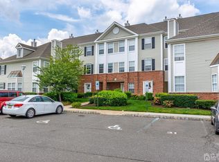 1906 Ridgeview Ct, Parlin, NJ 08859