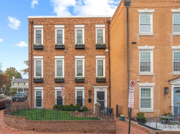 1335 N Lynnbrook Dr, Arlington, VA 22201
