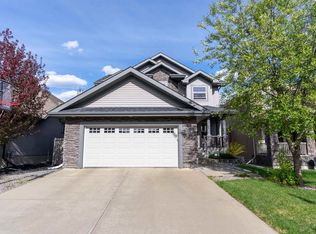 6411 Mann Ct NW, Edmonton, AB T6R 0J1