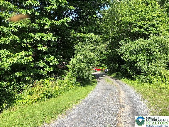 3rd image of 8581 Hensingersville Rd