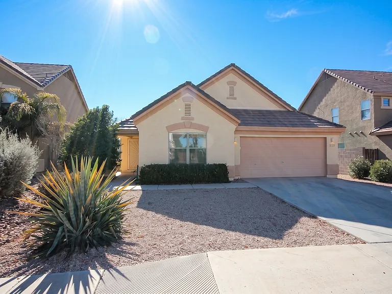 2423 E Winged Foot Dr — Photo 1