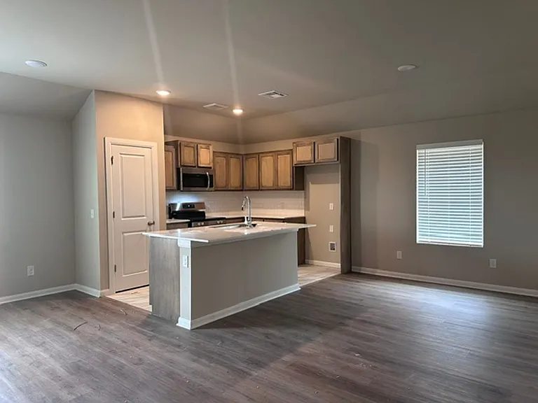 8109 Solare Pl — Photo 3