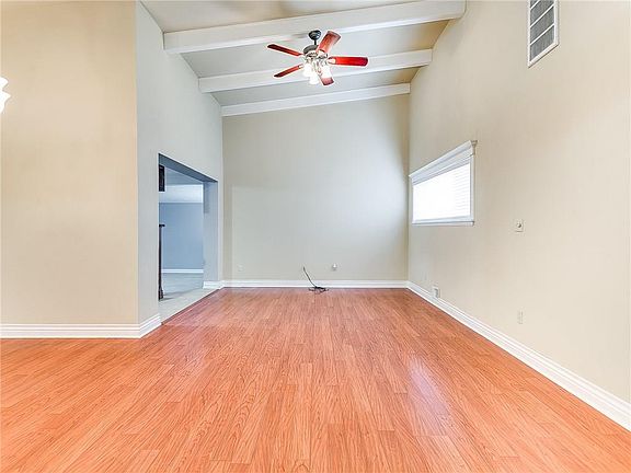 5th image of 2401 Huntleigh Ct
