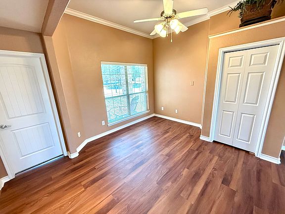 4th image of 1916 Spencer Ln