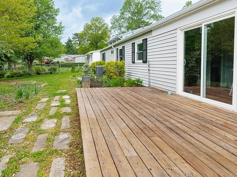 1416 E Clairmont Pl — Photo 17