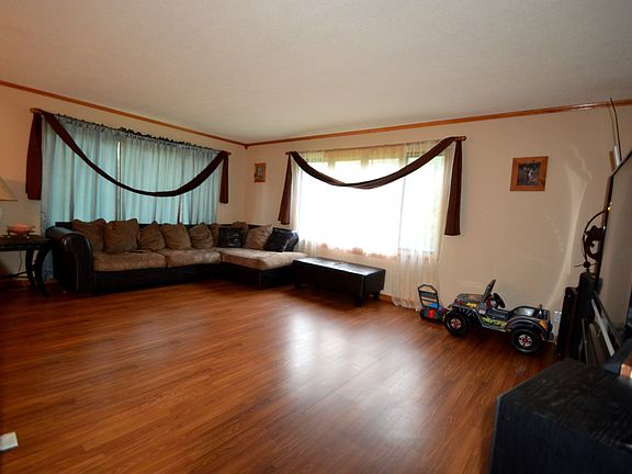 5th image of 10320 Lever St NE