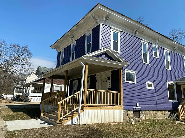 202 Park St — Photo 2