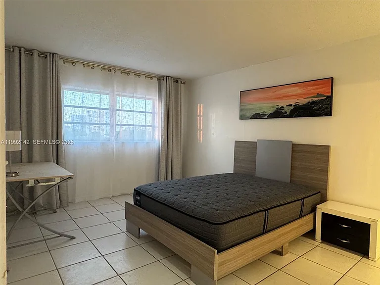 2200 E Hallandale Beach Blvd #605 — Photo 4