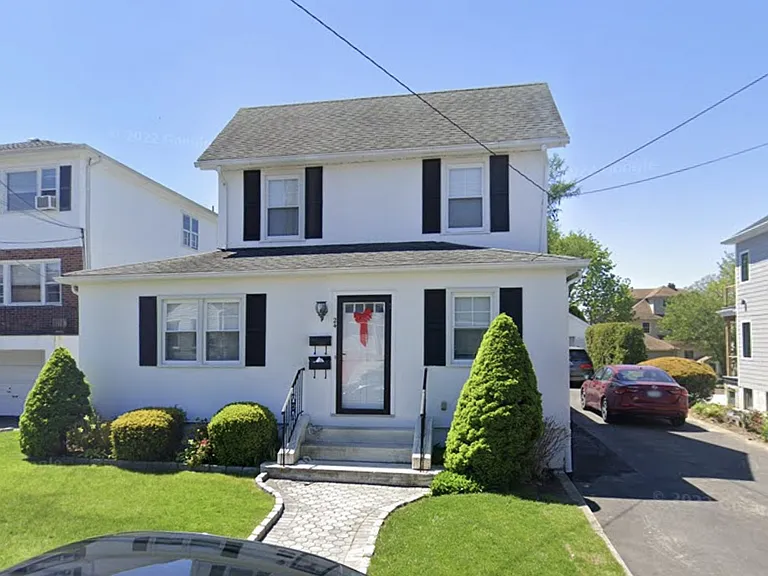 24 Hall Ave — Photo 1