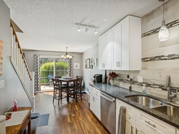9926 Fillmore St NE, Blaine, MN 55434