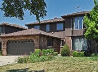 1104 E Ardyce Ln, Mount Prospect, IL 60056