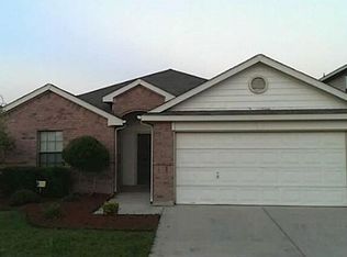 10428 Rising Knoll Ln, Fort Worth, TX 76131