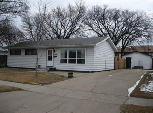 1944 3rd St NW, Minot, ND 58703