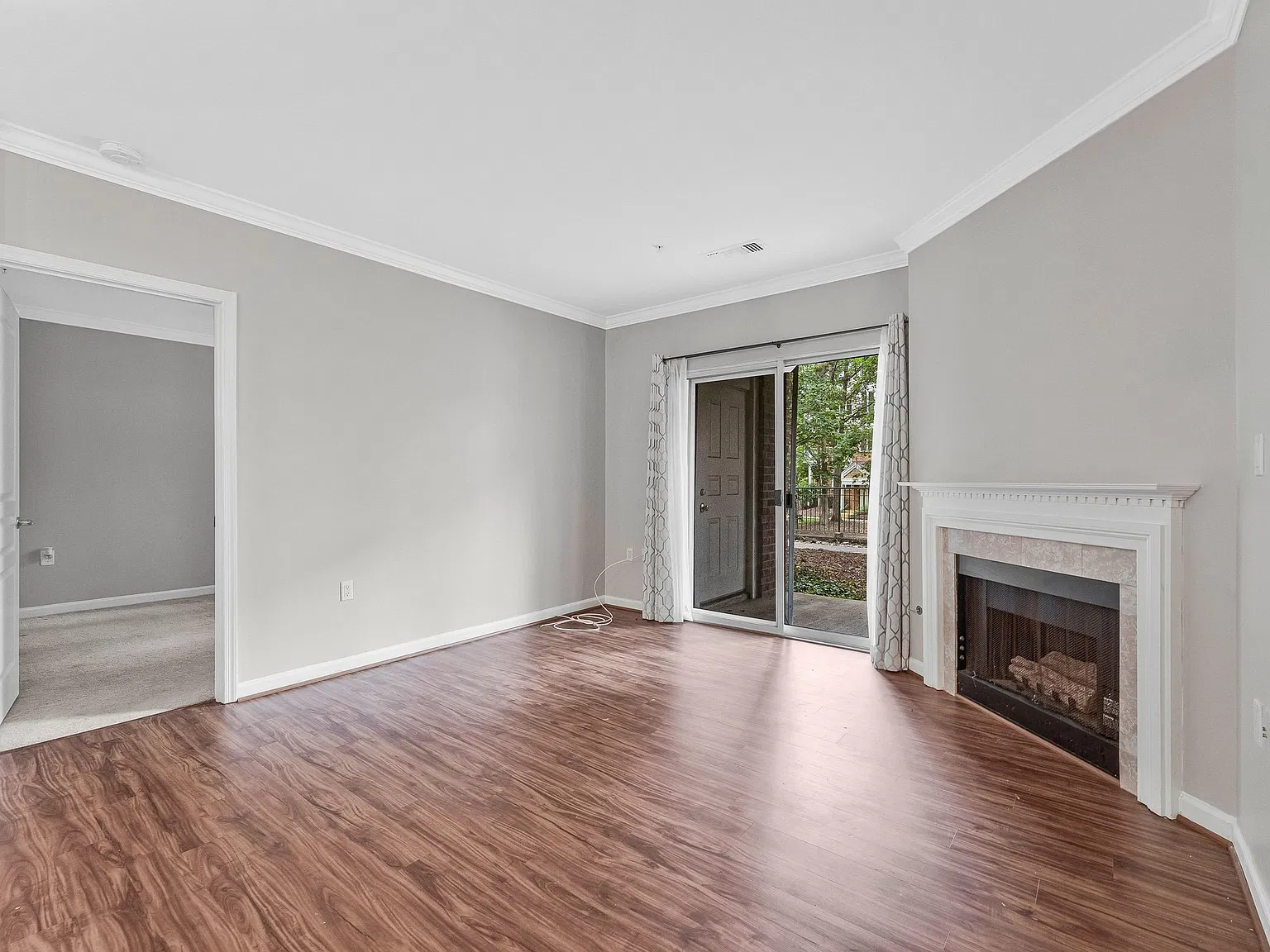 2204 Westcourt Ln — Photo 2