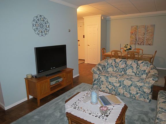 4th image of 370 Central Park Ave APT 5J