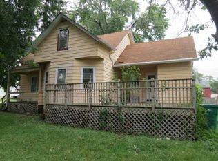 928 N Hickory St, Joliet, IL 60435