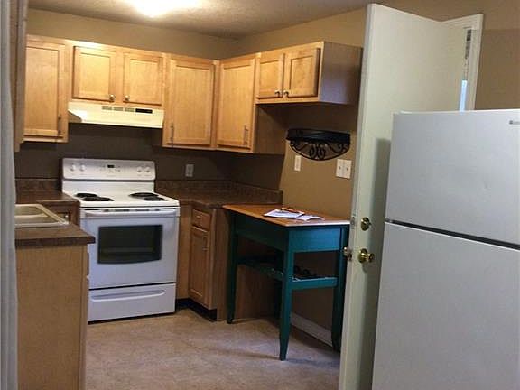4th image of 1110 E 104th St