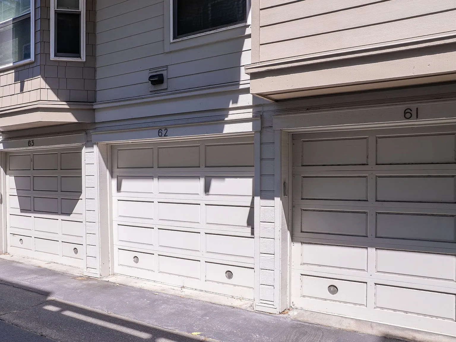 3 bed, 1152 sqft, $5,995 — Photo 2