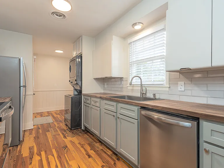 4958 Welchshire Ave — Photo 11