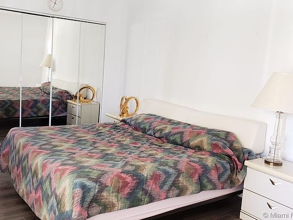 4th image of 19707 Turnberry Way APT 27L