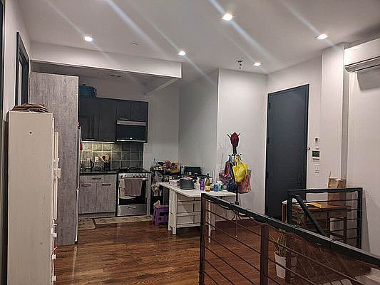 5th image of 340 Irving Ave #1