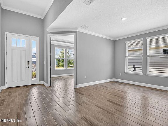 5th image of 36 ARMOYAN Drive
