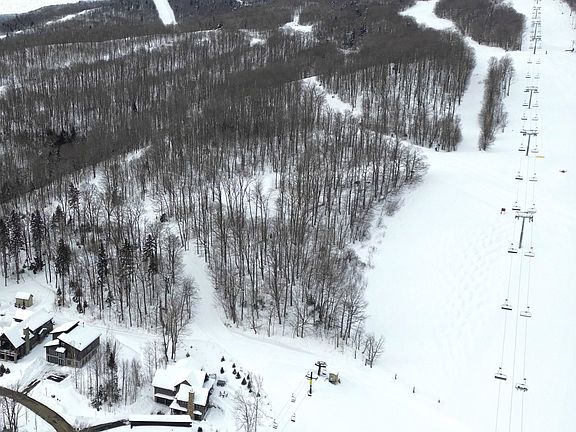 3rd image of 19 Sundance Village Loop