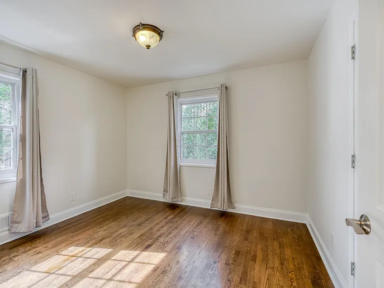 1523 Oakview Rd #4 — Photo 12