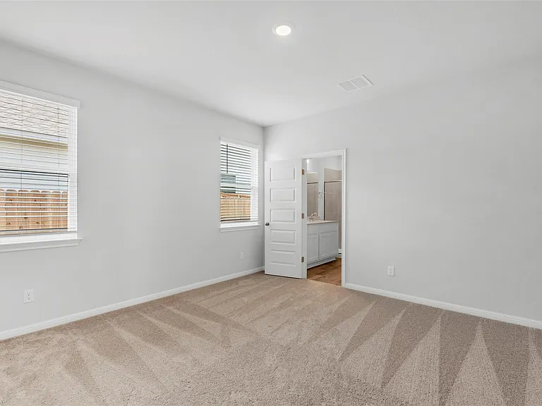 2412 Ekvall Dr — Photo 7