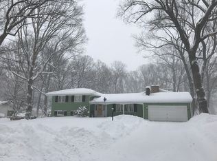 28 Kirklees Rd, Pittsford, NY 14534