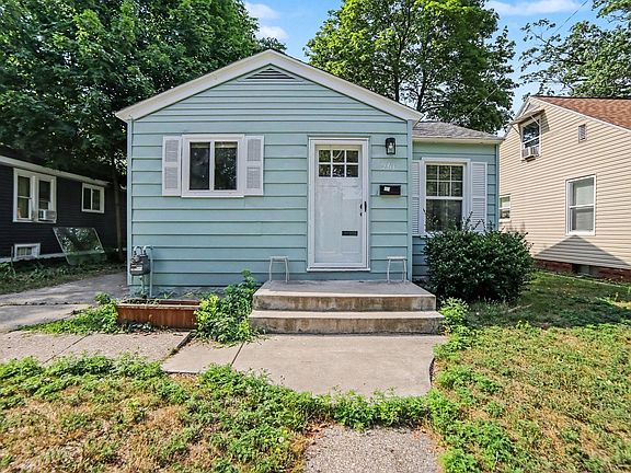 2nd image of 961 Ada Ave