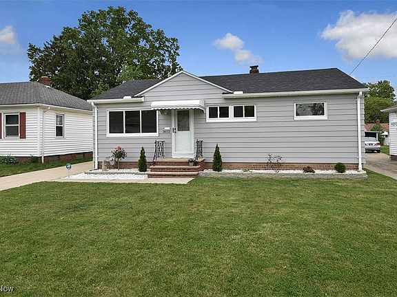 3rd image of 3612 Center Dr