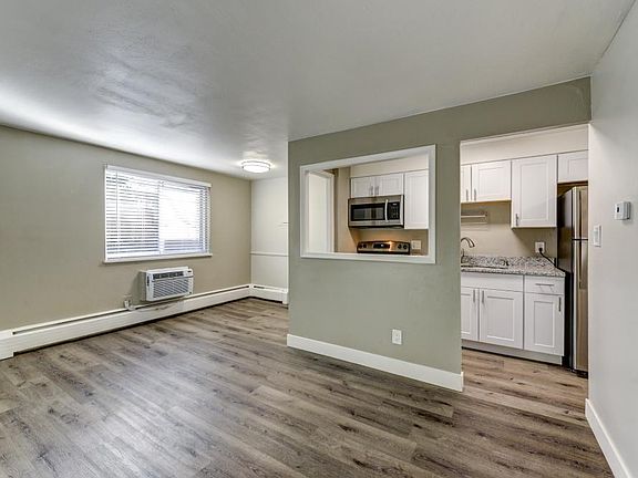 3rd image of 1137 Columbine St