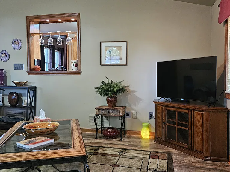 9103 Noland Rd — Photo 10