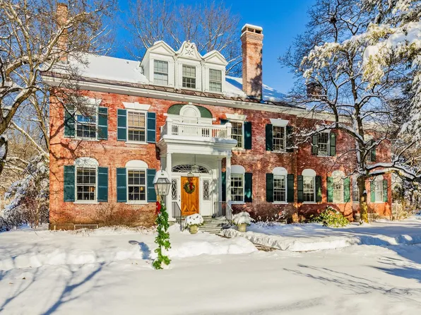 39 Elm Street #B, Woodstock, VT 05091