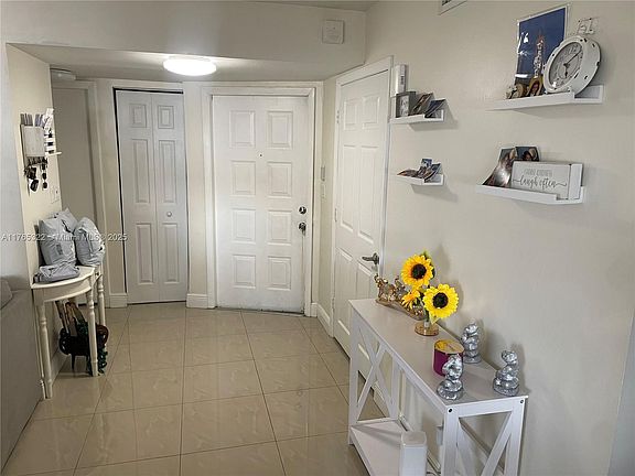 3rd image of 1460 Jefferson Dr #1460K