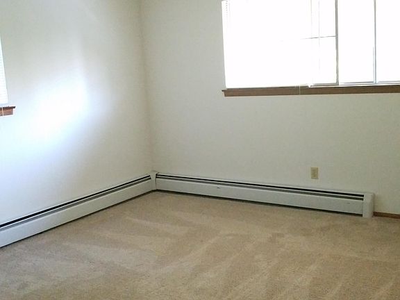 5th image of 214 Williamsburg Dr APT 2